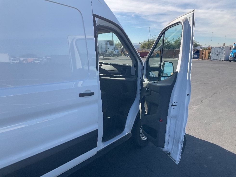 Cargo Van (Panel Van)-Light and Medium Duty Trucks-Ford-2022-Transit 250-Phoenix-AZ-41,707\n\t\tmiles-$ 43,250 - Image 20