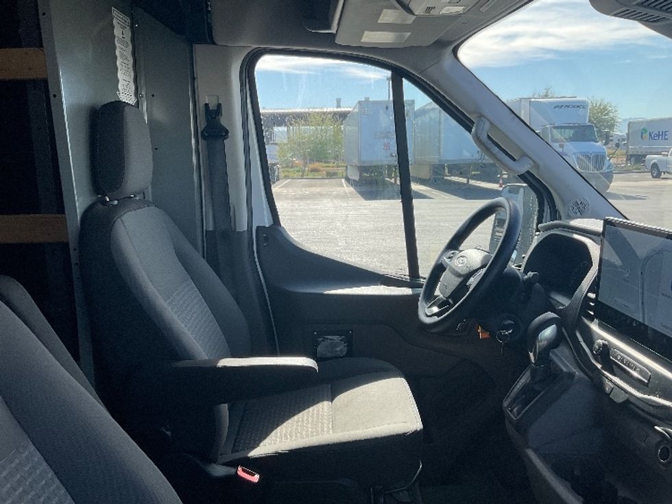 Cargo Van (Panel Van)-Light and Medium Duty Trucks-Ford-2022-Transit 250-Phoenix-AZ-41,707\n\t\tmiles-$ 43,250 - Image 22