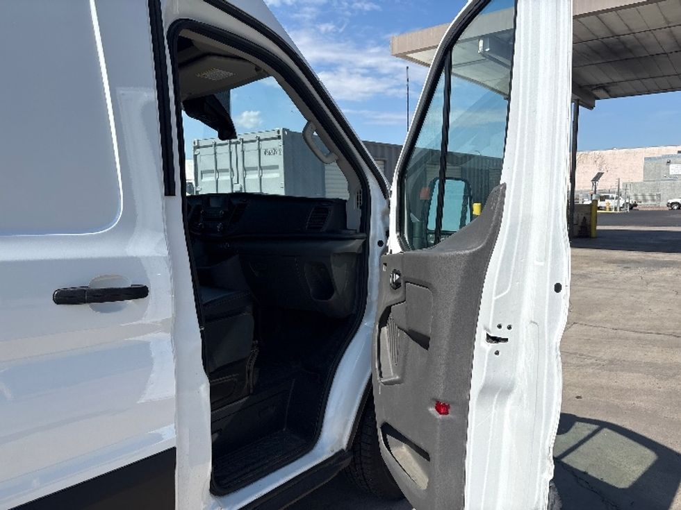 Cargo Van (Panel Van)-Light and Medium Duty Trucks-Ford-2022-Transit 250-Phoenix-AZ-79,478\n\t\tmiles-$ 35,500 - Image 19
