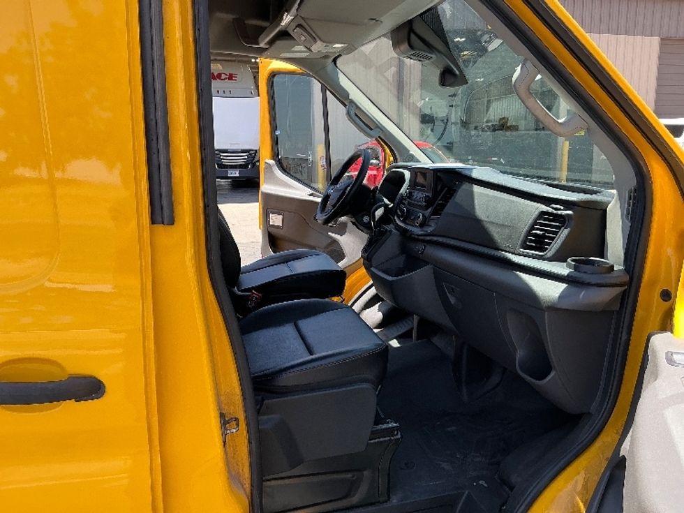 Cargo Van (Panel Van)-Light and Medium Duty Trucks-Ford-2022-Transit 250-Prescott Valley-AZ-100,928\n\t\tmiles-$ 32,000 - Image 19