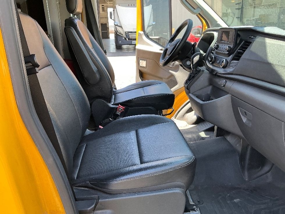 Cargo Van (Panel Van)-Light and Medium Duty Trucks-Ford-2022-Transit 250-Prescott Valley-AZ-100,928\n\t\tmiles-$ 32,000 - Image 21
