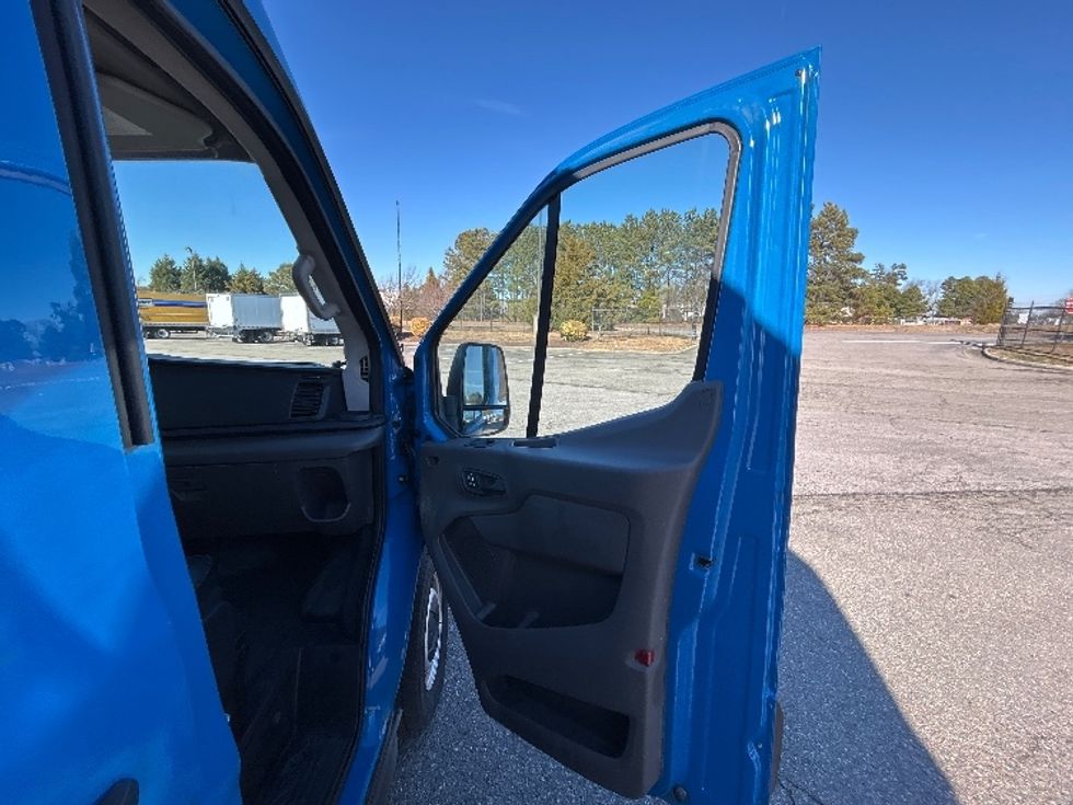 Cargo Van (Panel Van)-Light and Medium Duty Trucks-Ford-2022-Transit 250-Prince George-VA-41,000\n\t\tmiles-$ 36,000 - Image 20