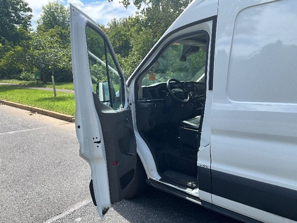 Cargo Van (Panel Van)-Light and Medium Duty Trucks-Ford-2022-Transit 250-Reading-PA-79,864\n\t\tmiles-$ 35,250 - Image 15