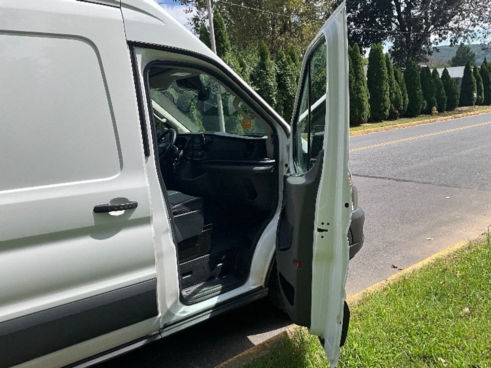 Cargo Van (Panel Van)-Light and Medium Duty Trucks-Ford-2022-Transit 250-Reading-PA-79,864\n\t\tmiles-$ 35,250 - Image 19
