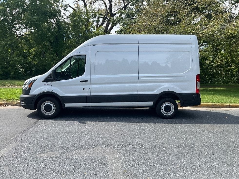 Cargo Van (Panel Van)-Light and Medium Duty Trucks-Ford-2022-Transit 250-Reading-PA-79,864\n\t\tmiles-$ 35,250 - Image 4