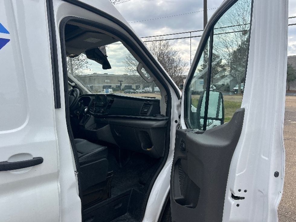 Cargo Van (Panel Van)-Light and Medium Duty Trucks-Ford-2022-Transit 250-Richland-MS-93,777\n\t\tmiles-$ 36,500 - Image 16
