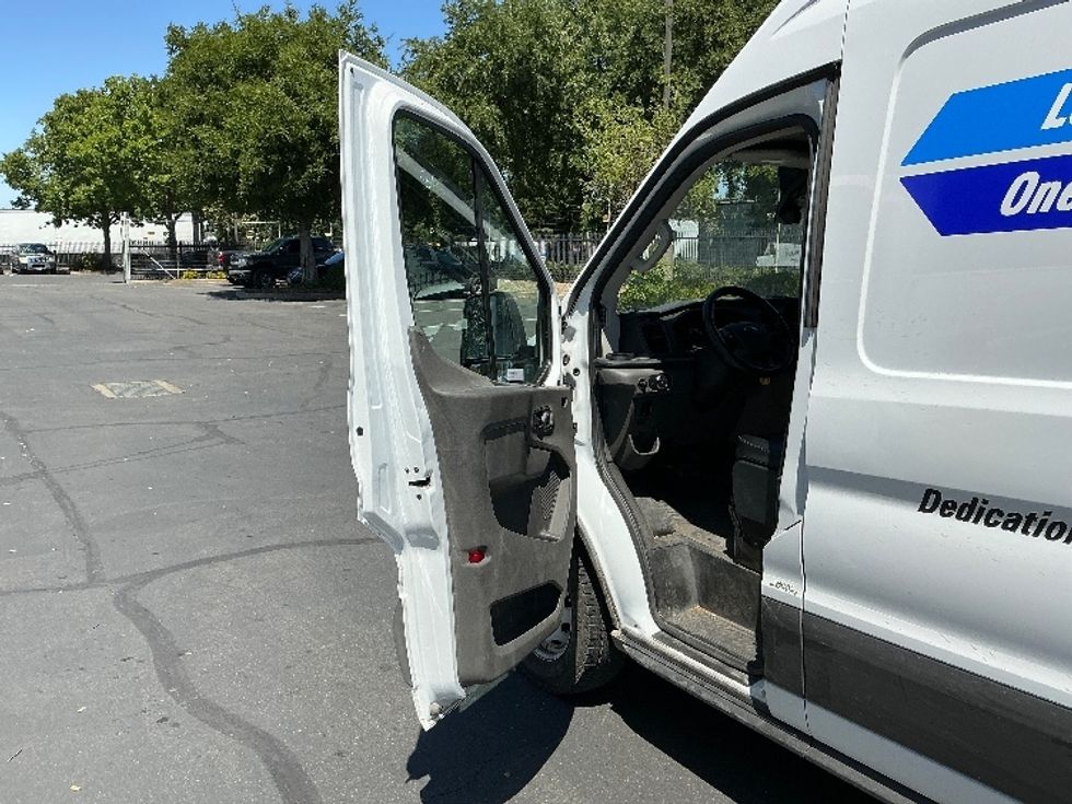 Cargo Van (Panel Van)-Light and Medium Duty Trucks-Ford-2022-Transit 250-Sacramento-CA-108,057\n\t\tmiles-$ 34,750 - Image 13