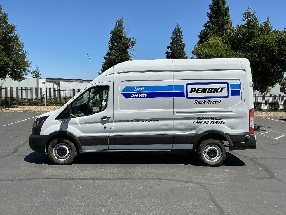 Cargo Van (Panel Van)-Light and Medium Duty Trucks-Ford-2022-Transit 250-Sacramento-CA-108,057\n\t\tmiles-$ 34,750 - Image 4