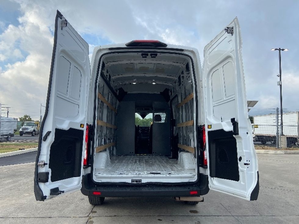 Cargo Van (Panel Van)-Light and Medium Duty Trucks-Ford-2022-Transit 250-San Antonio-TX-130,892\n\t\tmiles-$ 30,250 - Image 8