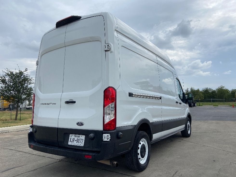 Cargo Van (Panel Van)-Light and Medium Duty Trucks-Ford-2022-Transit 250-San Antonio-TX-145,021\n\t\tmiles-$ 28,000 - Image 12