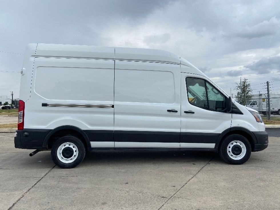 Cargo Van (Panel Van)-Light and Medium Duty Trucks-Ford-2022-Transit 250-San Antonio-TX-145,021\n\t\tmiles-$ 28,000 - Image 14