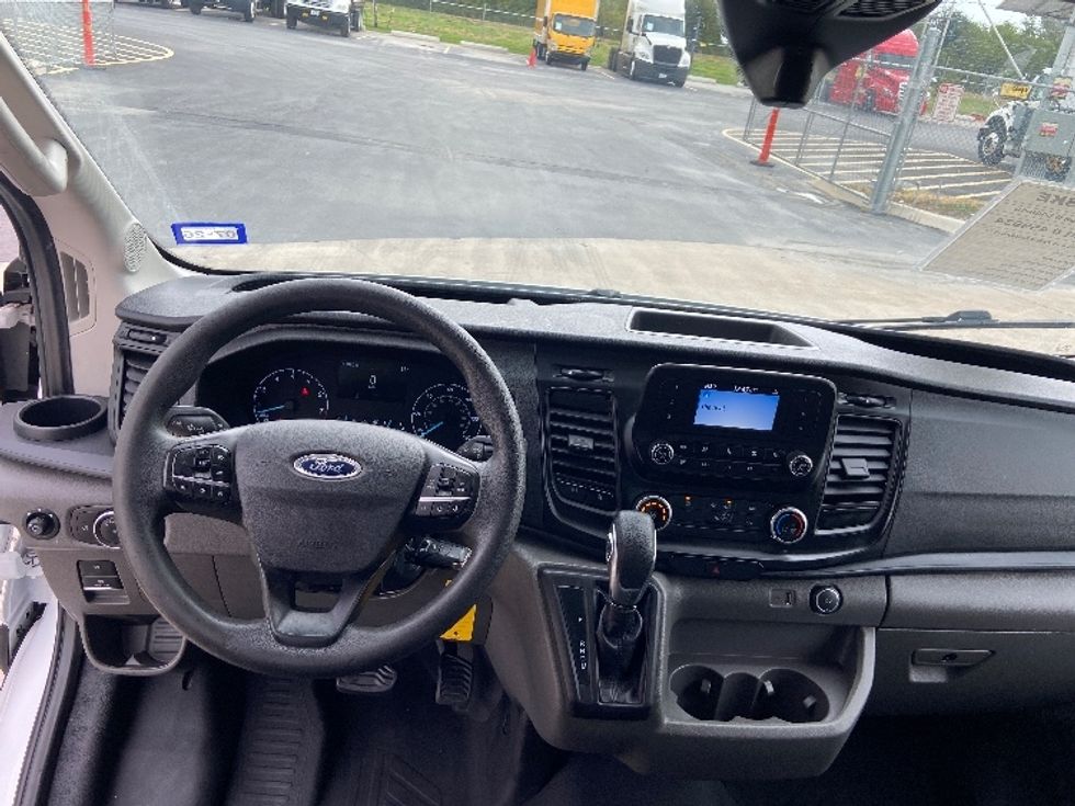 Cargo Van (Panel Van)-Light and Medium Duty Trucks-Ford-2022-Transit 250-San Antonio-TX-145,021\n\t\tmiles-$ 28,000 - Image 17