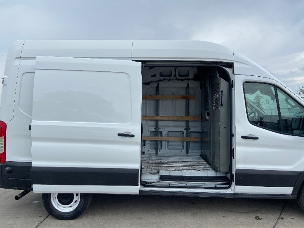 Cargo Van (Panel Van)-Light and Medium Duty Trucks-Ford-2022-Transit 250-San Antonio-TX-145,021\n\t\tmiles-$ 28,000 - Image 24