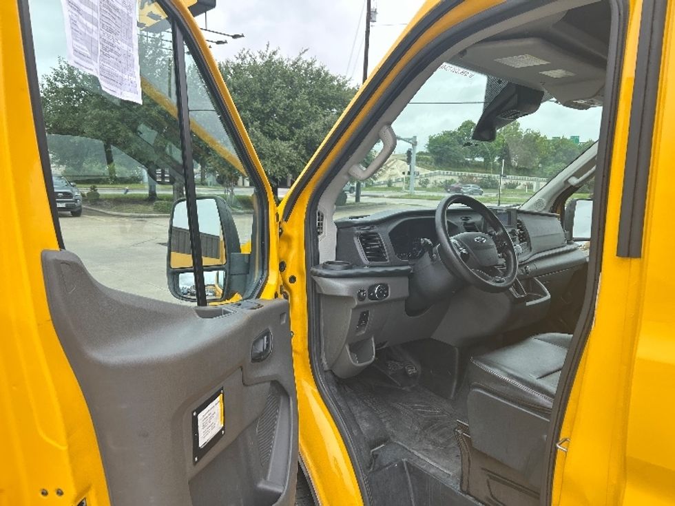 Cargo Van (Panel Van)-Light and Medium Duty Trucks-Ford-2022-Transit 250-Selma-TX-81,042\n\t\tmiles-$ 35,750 - Image 16