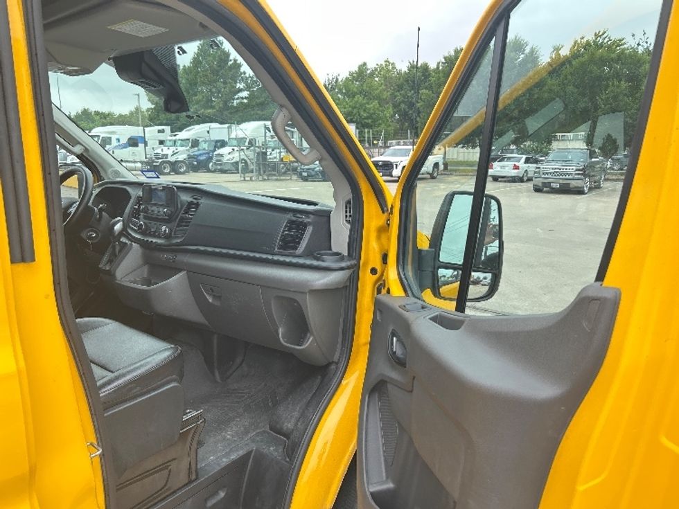 Cargo Van (Panel Van)-Light and Medium Duty Trucks-Ford-2022-Transit 250-Selma-TX-81,042\n\t\tmiles-$ 35,750 - Image 20