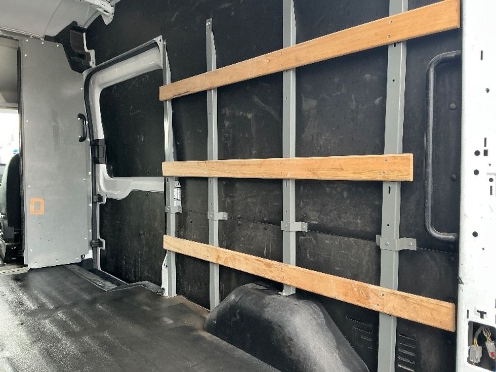 Cargo Van (Panel Van)-Light and Medium Duty Trucks-Ford-2022-Transit 250-South Bend-IN-107,059\n\t\tmiles-$ 33,250 - Image 12