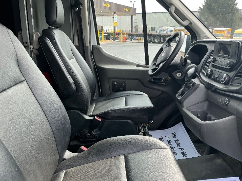 Cargo Van (Panel Van)-Light and Medium Duty Trucks-Ford-2022-Transit 250-South Bend-IN-107,059\n\t\tmiles-$ 33,250 - Image 22