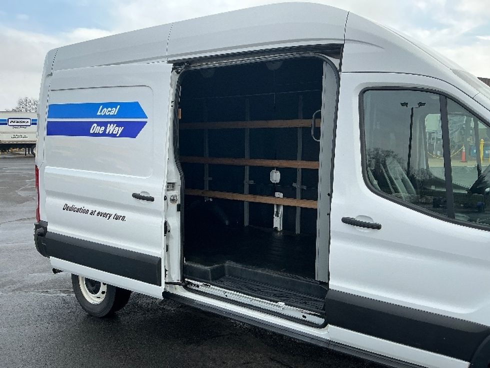 Cargo Van (Panel Van)-Light and Medium Duty Trucks-Ford-2022-Transit 250-South Bend-IN-107,059\n\t\tmiles-$ 33,250 - Image 26