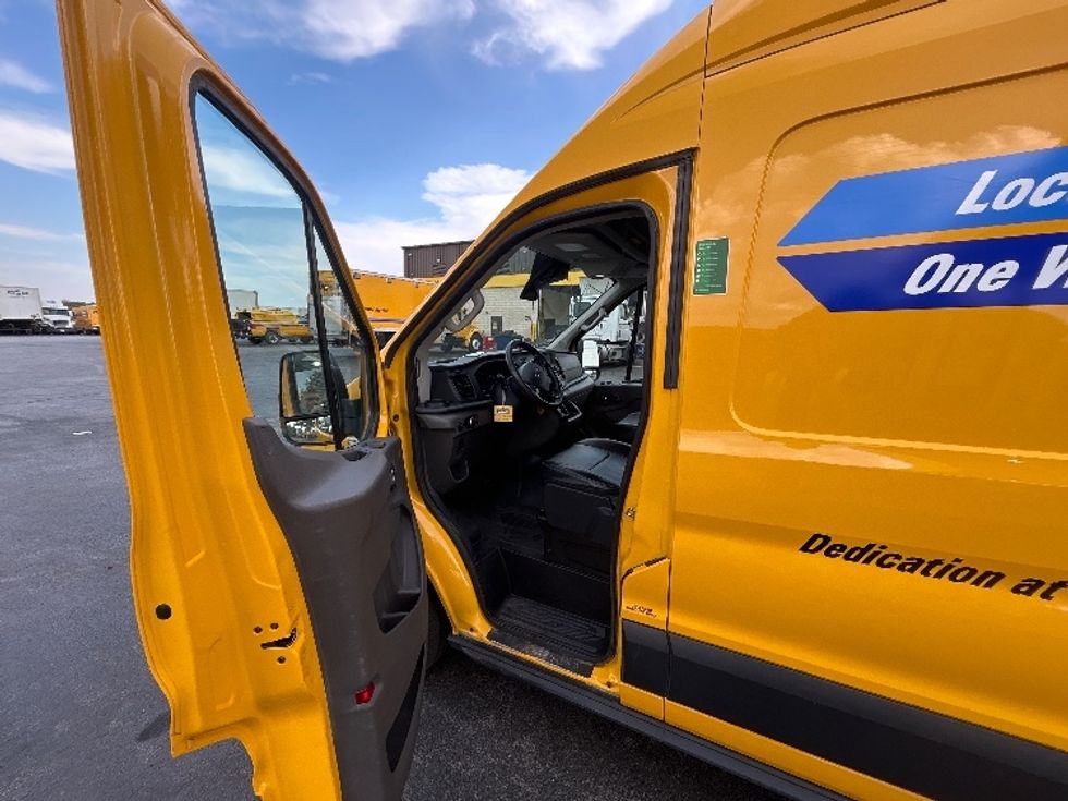 Cargo Van (Panel Van)-Light and Medium Duty Trucks-Ford-2022-Transit 250-Springfield-MO-103,048\n\t\tmiles-$ 29,000 - Image 12