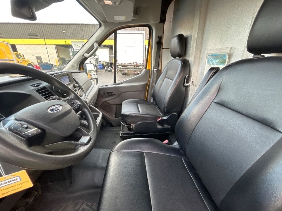 Cargo Van (Panel Van)-Light and Medium Duty Trucks-Ford-2022-Transit 250-Springfield-MO-103,048\n\t\tmiles-$ 29,000 - Image 15