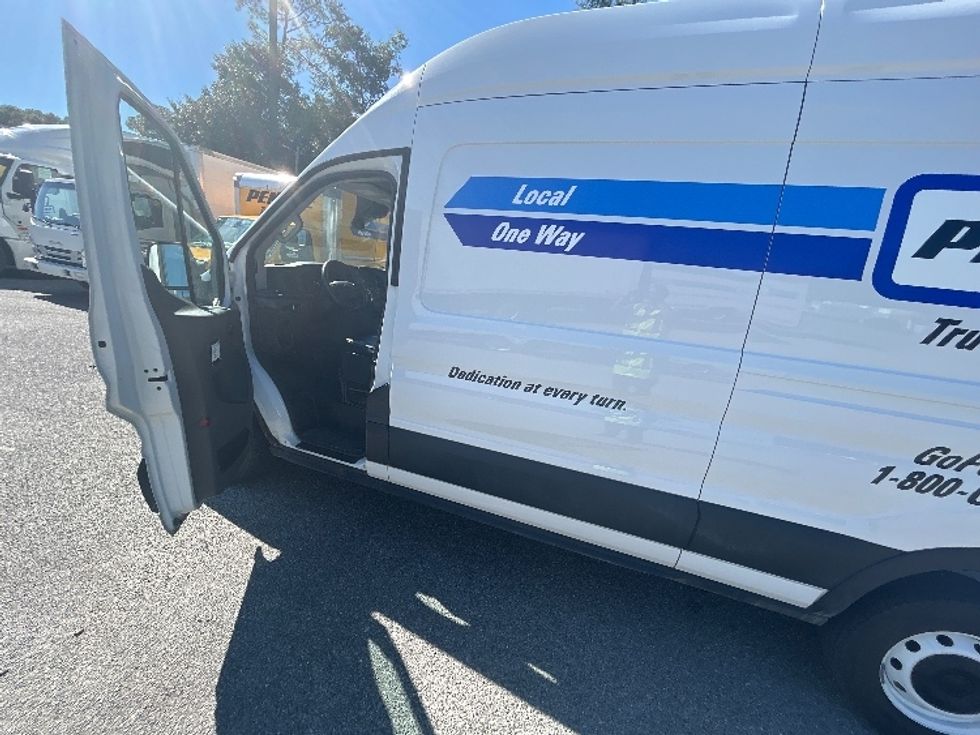 Cargo Van (Panel Van)-Light and Medium Duty Trucks-Ford-2022-Transit 250-Tallahassee-FL-105,000\n\t\tmiles-$ 34,500 - Image 16