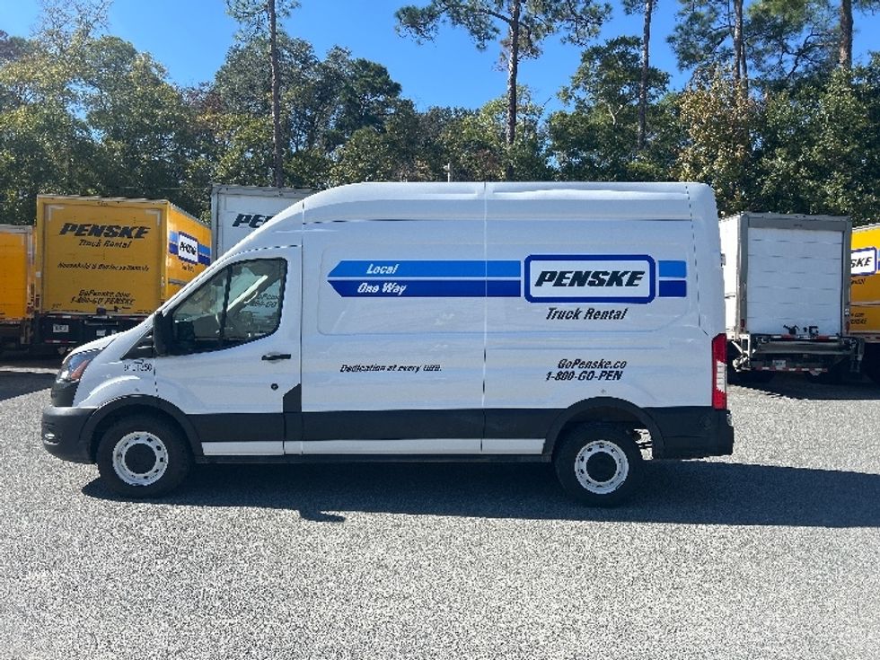 Cargo Van (Panel Van)-Light and Medium Duty Trucks-Ford-2022-Transit 250-Tallahassee-FL-105,000\n\t\tmiles-$ 34,500 - Image 4