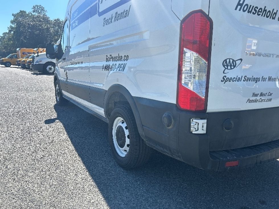 Cargo Van (Panel Van)-Light and Medium Duty Trucks-Ford-2022-Transit 250-Tallahassee-FL-105,000\n\t\tmiles-$ 34,500 - Image 5