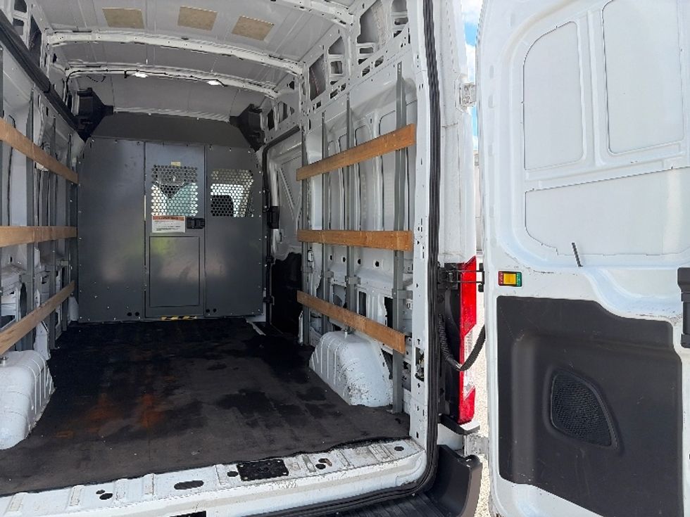 Cargo Van (Panel Van)-Light and Medium Duty Trucks-Ford-2022-Transit 250-Tampa-FL-112,295\n\t\tmiles-$ 33,000 - Image 12
