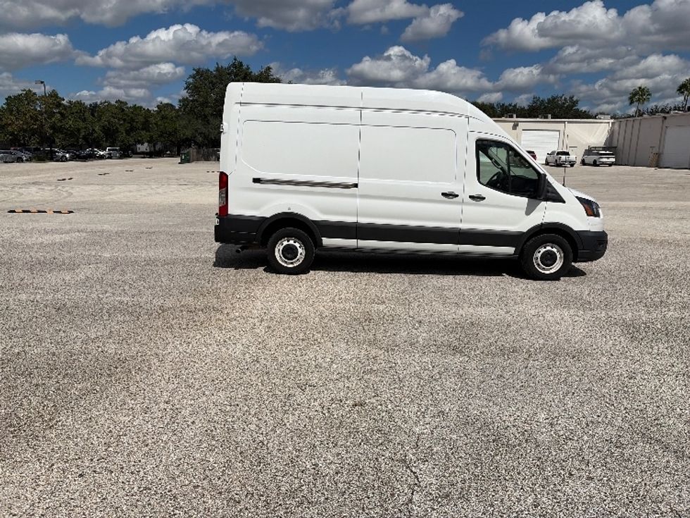 Cargo Van (Panel Van)-Light and Medium Duty Trucks-Ford-2022-Transit 250-Tampa-FL-112,295\n\t\tmiles-$ 33,000 - Image 15
