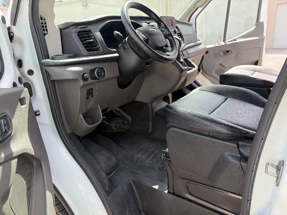 Cargo Van (Panel Van)-Light and Medium Duty Trucks-Ford-2022-Transit 250-Tampa-FL-112,295\n\t\tmiles-$ 33,000 - Image 16