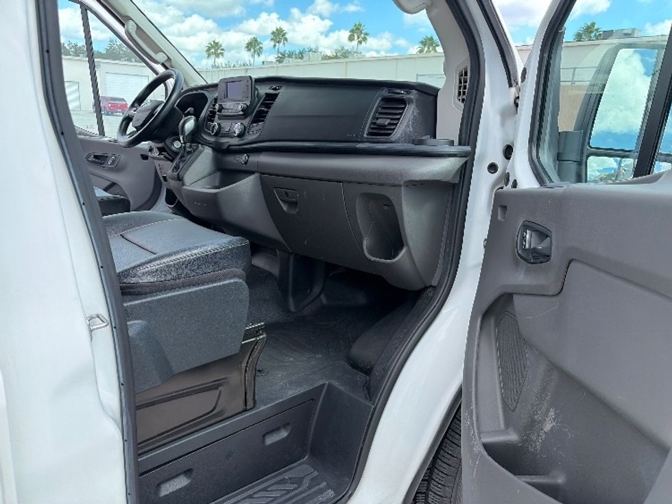 Cargo Van (Panel Van)-Light and Medium Duty Trucks-Ford-2022-Transit 250-Tampa-FL-112,295\n\t\tmiles-$ 33,000 - Image 20