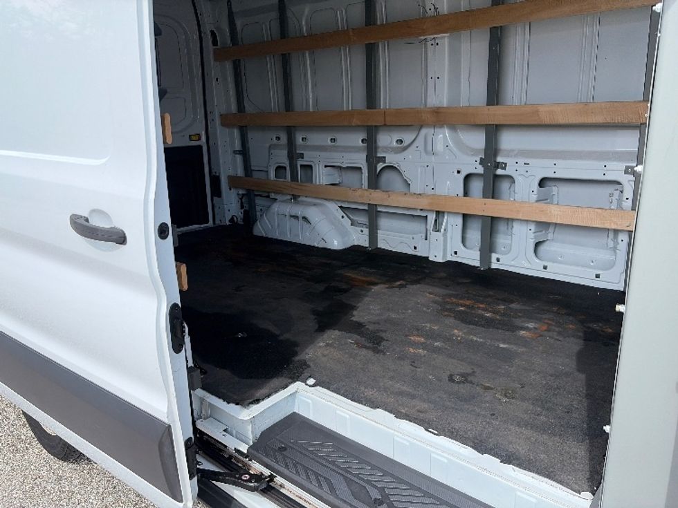 Cargo Van (Panel Van)-Light and Medium Duty Trucks-Ford-2022-Transit 250-Tampa-FL-112,295\n\t\tmiles-$ 33,000 - Image 26
