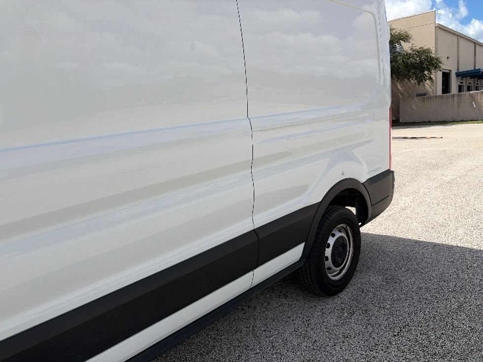 Cargo Van (Panel Van)-Light and Medium Duty Trucks-Ford-2022-Transit 250-Tampa-FL-112,295\n\t\tmiles-$ 33,000 - Image 31