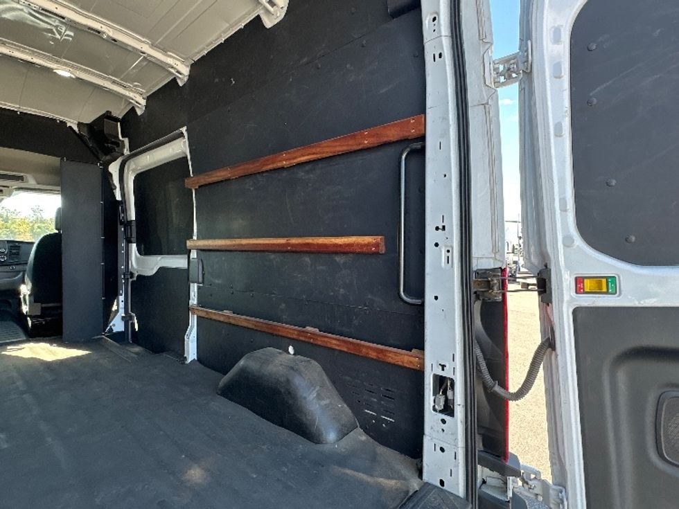 Cargo Van (Panel Van)-Light and Medium Duty Trucks-Ford-2022-Transit 250-Tampa-FL-83,584\n\t\tmiles-$ 37,500 - Image 12