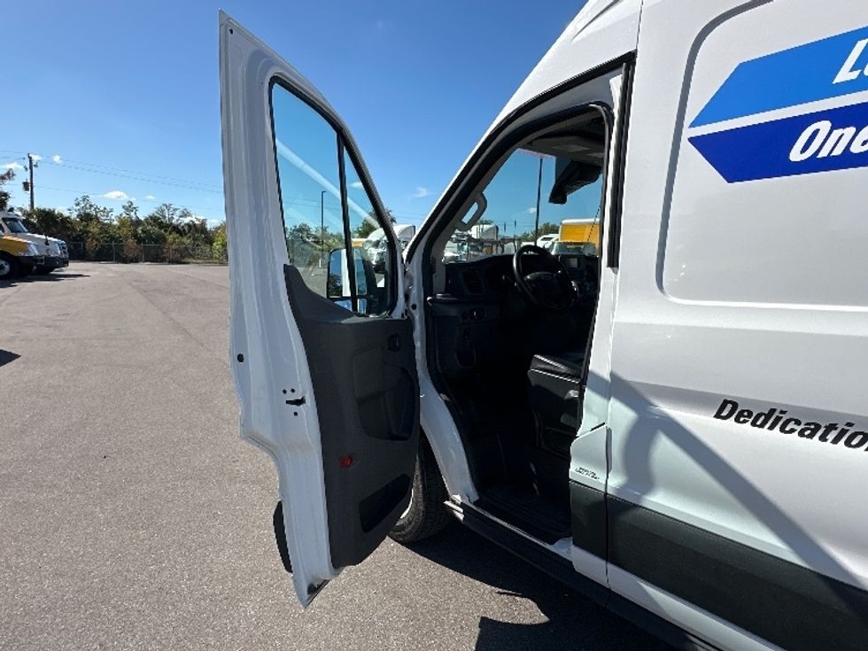 Cargo Van (Panel Van)-Light and Medium Duty Trucks-Ford-2022-Transit 250-Tampa-FL-83,584\n\t\tmiles-$ 37,500 - Image 13