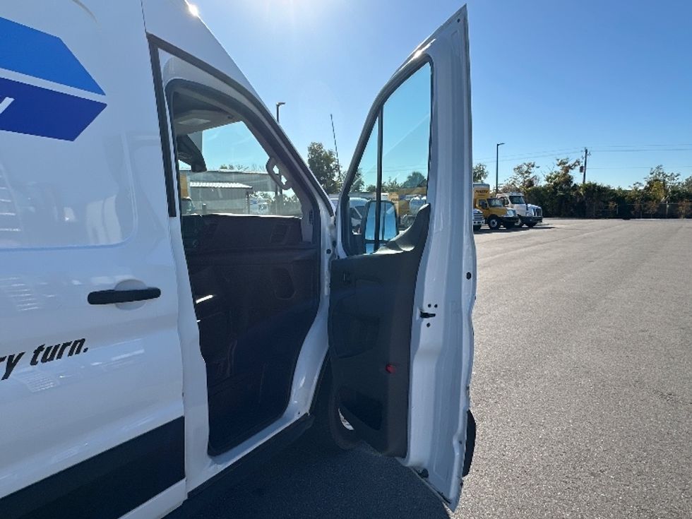 Cargo Van (Panel Van)-Light and Medium Duty Trucks-Ford-2022-Transit 250-Tampa-FL-83,584\n\t\tmiles-$ 37,500 - Image 20