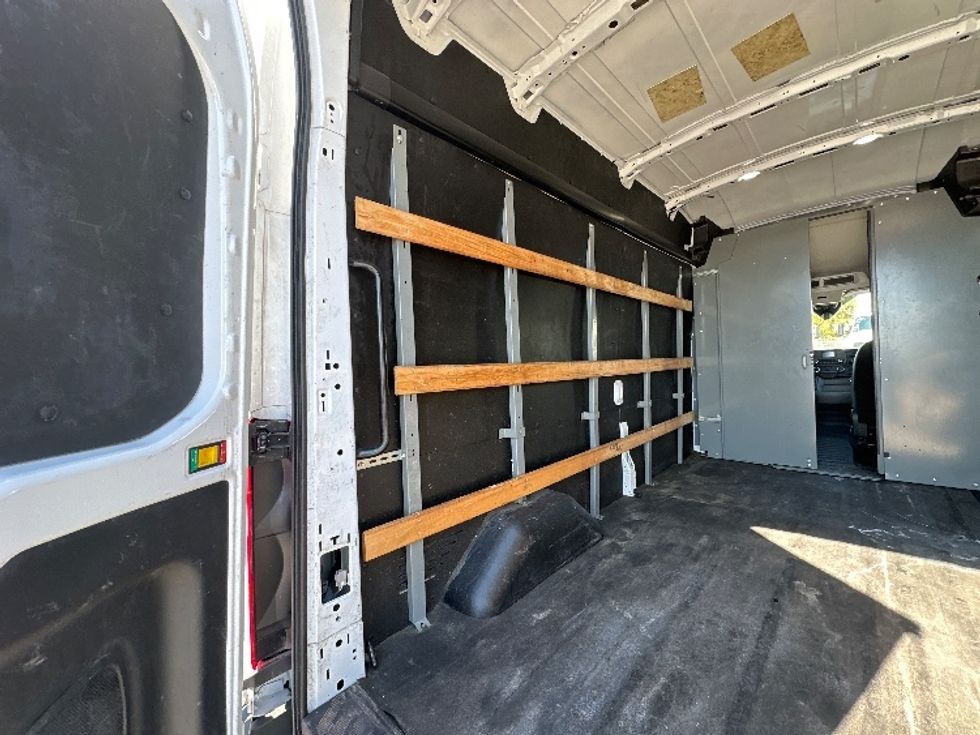 Cargo Van (Panel Van)-Light and Medium Duty Trucks-Ford-2022-Transit 250-Tampa-FL-85,294\n\t\tmiles-$ 37,250 - Image 11
