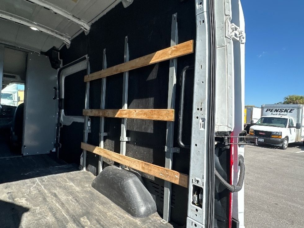 Cargo Van (Panel Van)-Light and Medium Duty Trucks-Ford-2022-Transit 250-Tampa-FL-85,294\n\t\tmiles-$ 37,250 - Image 12