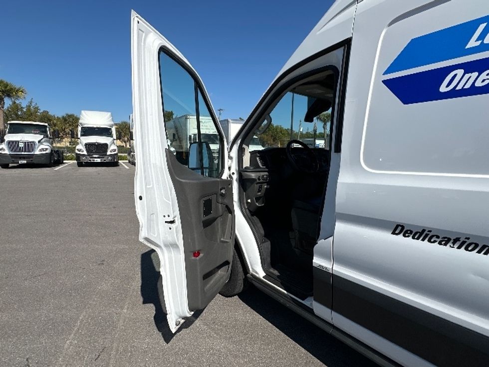 Cargo Van (Panel Van)-Light and Medium Duty Trucks-Ford-2022-Transit 250-Tampa-FL-85,294\n\t\tmiles-$ 37,250 - Image 16