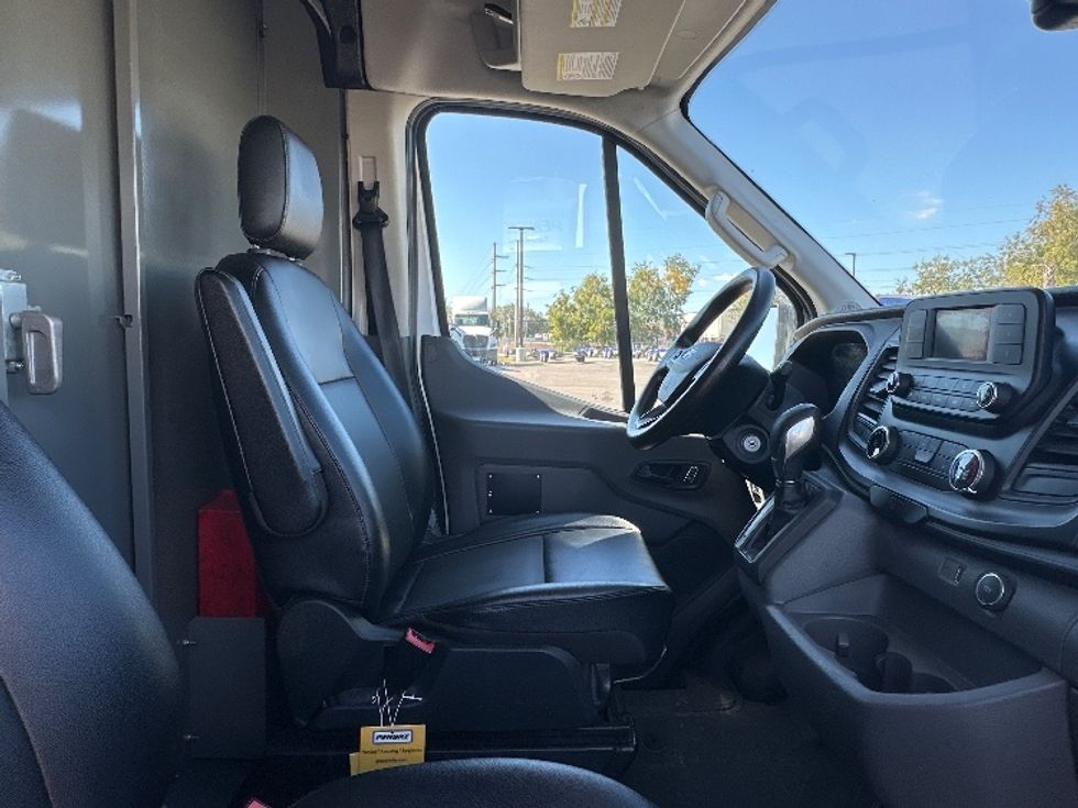 Cargo Van (Panel Van)-Light and Medium Duty Trucks-Ford-2022-Transit 250-Tampa-FL-85,294\n\t\tmiles-$ 37,250 - Image 22