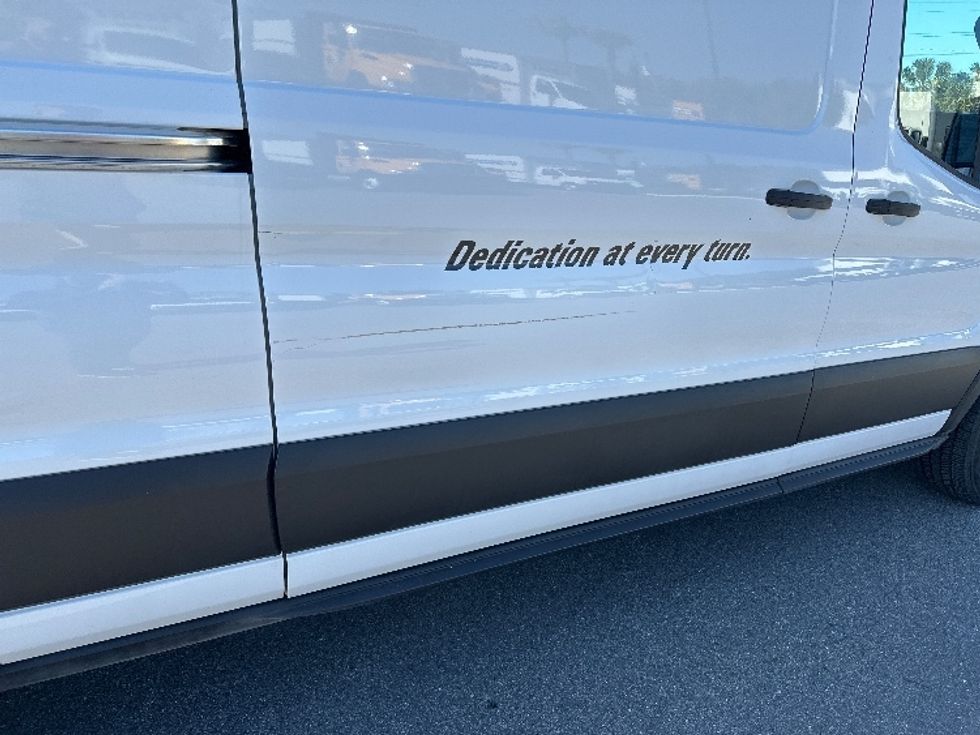 Cargo Van (Panel Van)-Light and Medium Duty Trucks-Ford-2022-Transit 250-Tampa-FL-85,294\n\t\tmiles-$ 37,250 - Image 28