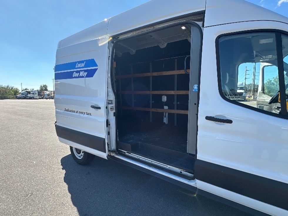Cargo Van (Panel Van)-Light and Medium Duty Trucks-Ford-2022-Transit 250-Tampa-FL-85,294\n\t\tmiles-$ 37,250 - Image 31