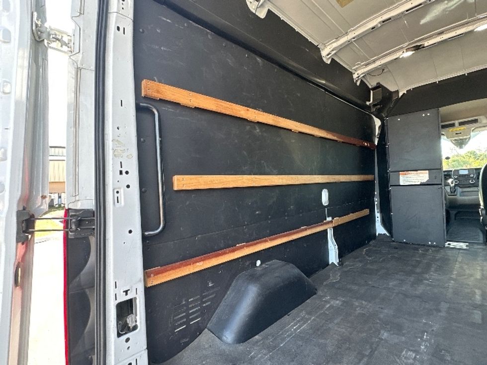 Cargo Van (Panel Van)-Light and Medium Duty Trucks-Ford-2022-Transit 250-Tampa-FL-87,503\n\t\tmiles-$ 37,000 - Image 11