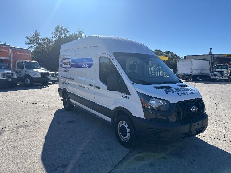 Cargo Van (Panel Van)-Light and Medium Duty Trucks-Ford-2022-Transit 250-Tampa-FL-87,760\n\t\tmiles-$ 37,000 - Image 1