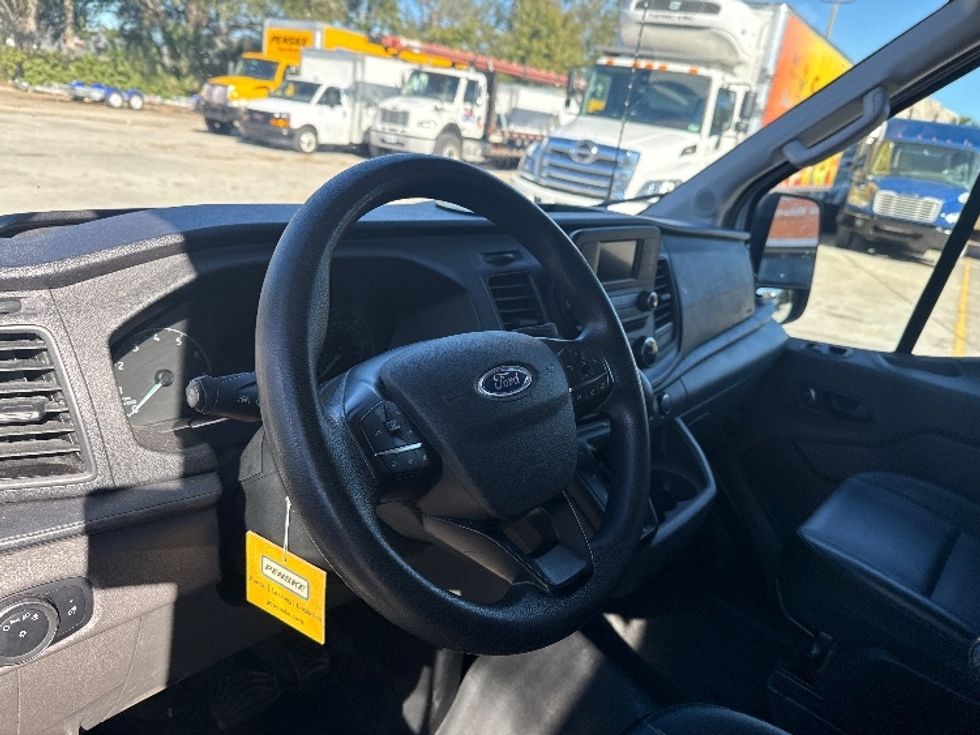 Cargo Van (Panel Van)-Light and Medium Duty Trucks-Ford-2022-Transit 250-Tampa-FL-87,760\n\t\tmiles-$ 37,000 - Image 17