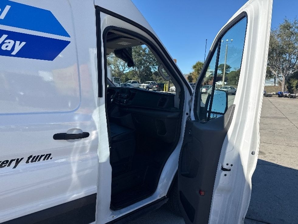 Cargo Van (Panel Van)-Light and Medium Duty Trucks-Ford-2022-Transit 250-Tampa-FL-87,760\n\t\tmiles-$ 37,000 - Image 20