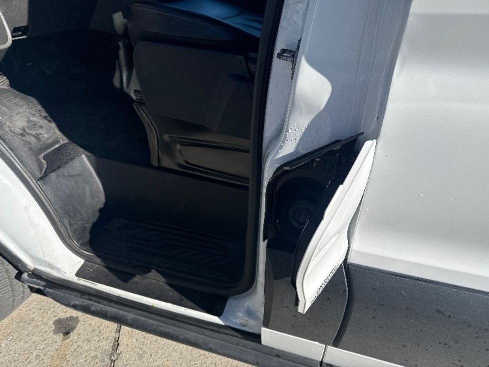 Cargo Van (Panel Van)-Light and Medium Duty Trucks-Ford-2022-Transit 250-Tampa-FL-87,760\n\t\tmiles-$ 37,000 - Image 25