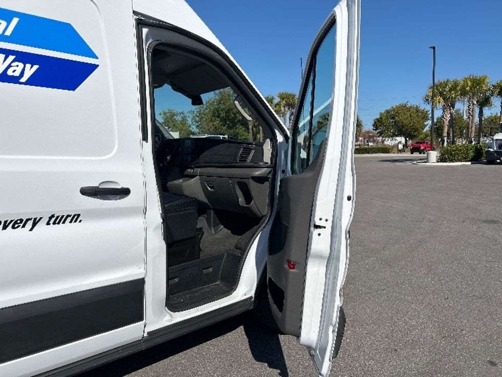 Cargo Van (Panel Van)-Light and Medium Duty Trucks-Ford-2022-Transit 250-Tampa-FL-95,061\n\t\tmiles-$ 36,500 - Image 19