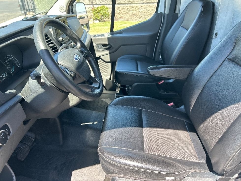 Cargo Van (Panel Van)-Light and Medium Duty Trucks-Ford-2022-Transit 250-Tempe-AZ-97,802\n\t\tmiles-$ 36,000 - Image 19