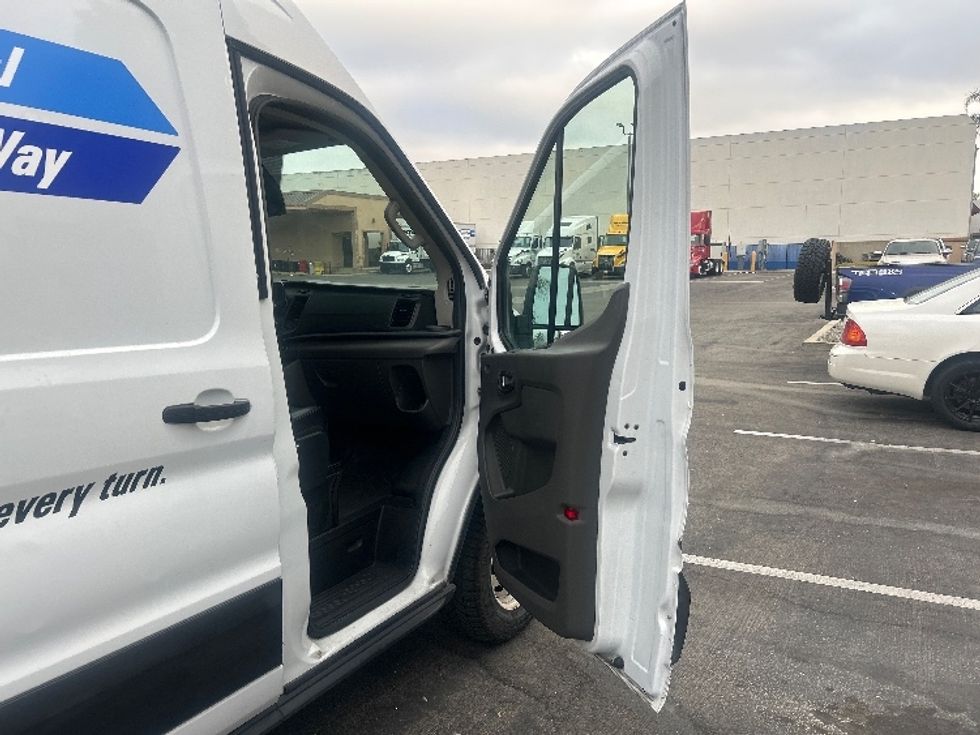Cargo Van (Panel Van)-Light and Medium Duty Trucks-Ford-2022-Transit 250-Torrance-CA-100,127\n\t\tmiles-$ 36,500 - Image 19